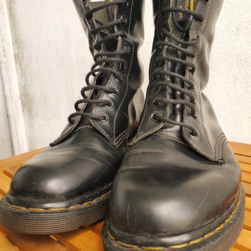 Doc Marten's 1490 Black 10eyed boots.